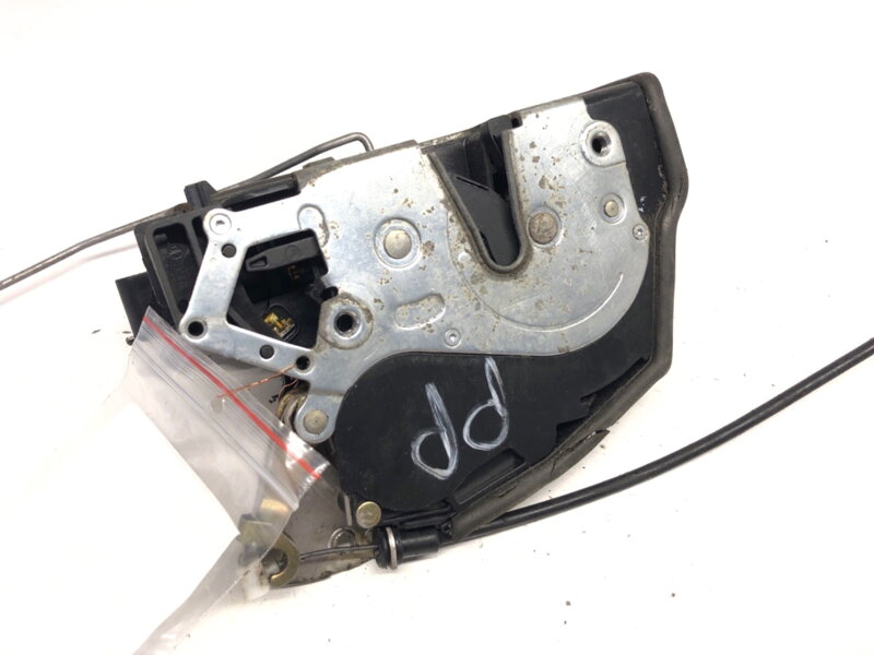 Zámek dveří pravý přední BMW 7 (E65, E66, E67) 2001 - 2009 7012142