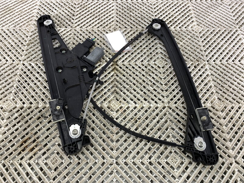 Stahovačka okna pravá přední Peugeot 3008 SUV (MC_, MR_, MJ_, M4_) 2016 - 2022 9830389280