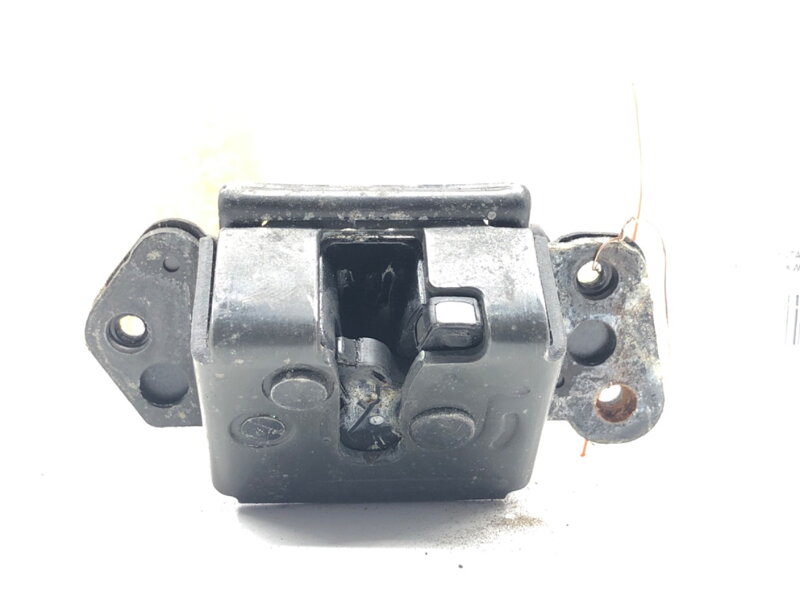 Zámek víka kufru zadní Toyota Yaris (_P9_) 2005 - 2014