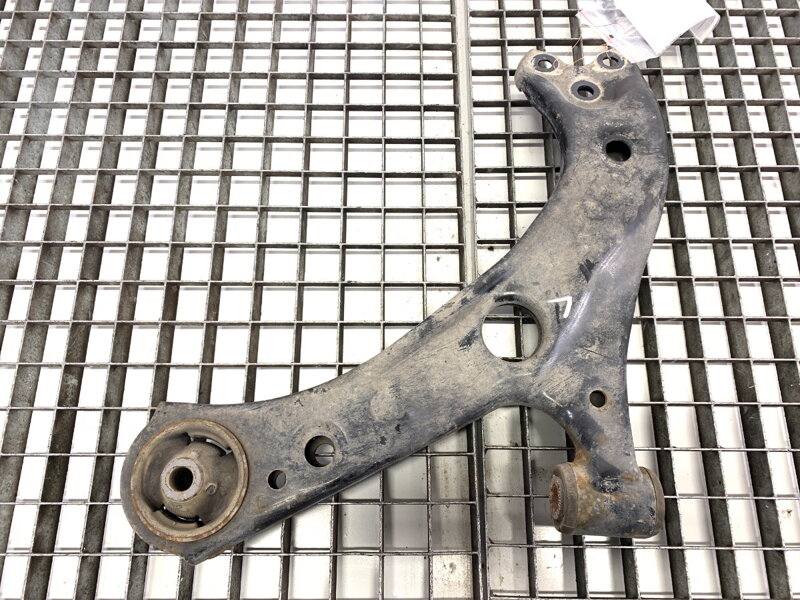 Rameno levé přední Toyota Corolla Sedan (_E21_) 2019 - 2022