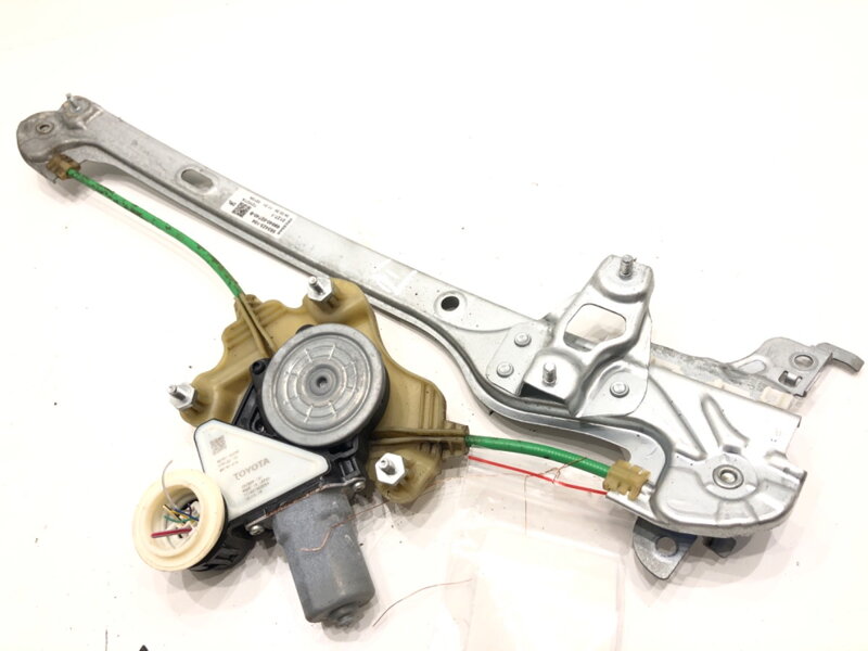 Stahovačka okna levá zadní Toyota Corolla Sedan (_E21_) 2019 - 2022 69840-02740