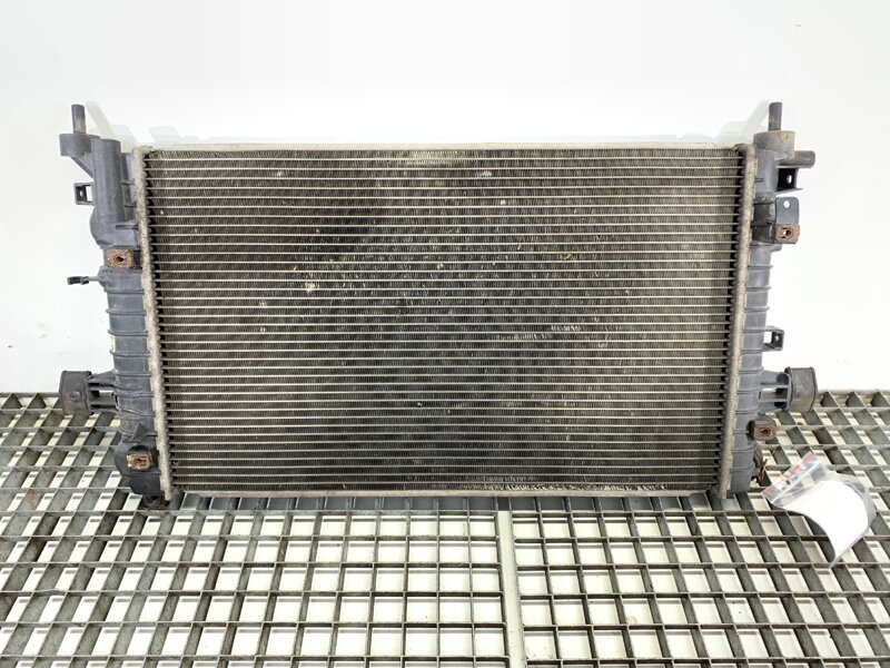 Chladič vody Opel Astra H GTC (A04) 2005 - 2010 13128801