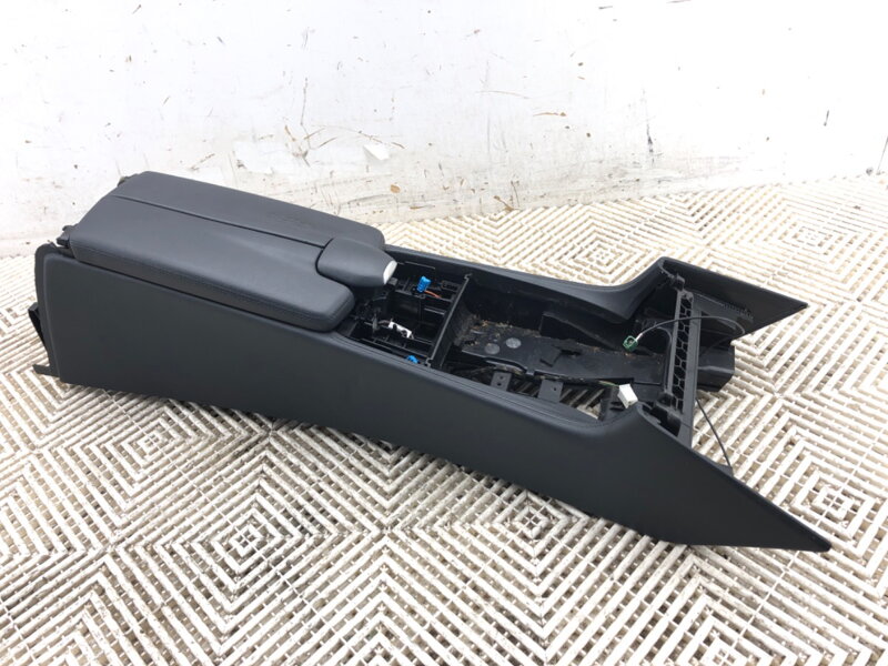 Tunel středový S loketní opěrkou Mercedes-benz CLS (C218) 2011 - 2017