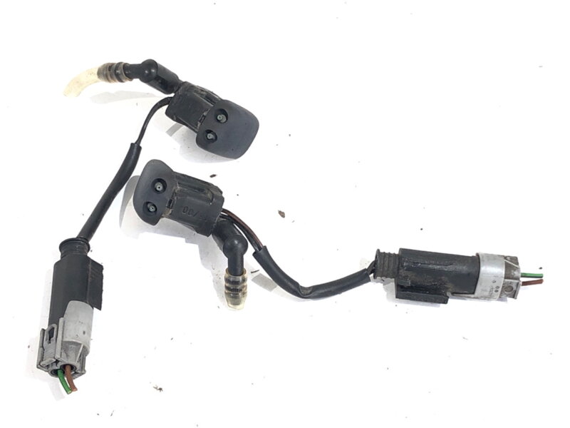 Trysky ostřikovačů BMW 5 (E39) 1995 - 2003 8361039