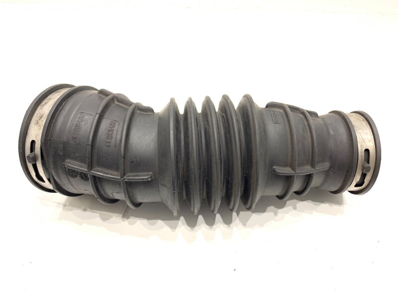 Vzduchové potrubí Ford Mondeo V Turnier (CF) 2014 - 2022 DS739C662KG