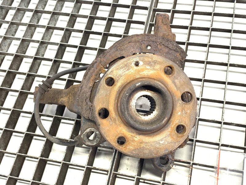 Otoč levá přední Opel Corsa C (X01) 2000 - 2009