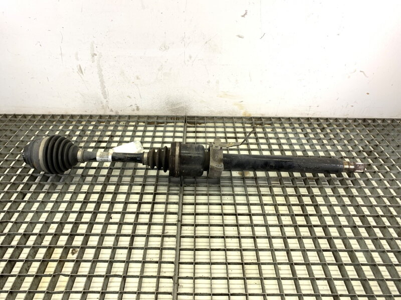 Poloosa pravá přední BMW 2 Active Tourer (F45) 2013 - 2022 8611942