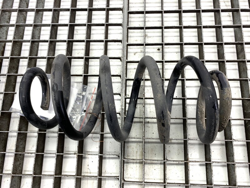 Pružina zadní BMW 2 Active Tourer (F45) 2013 - 2022