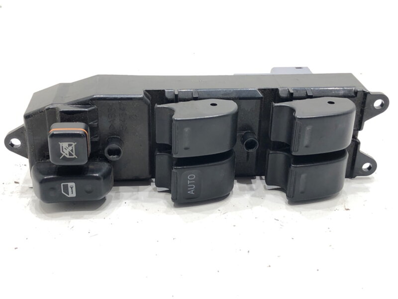 Ovládání oken Toyota Prius Liftback (_W2_) 2003 - 2009 84820-47021