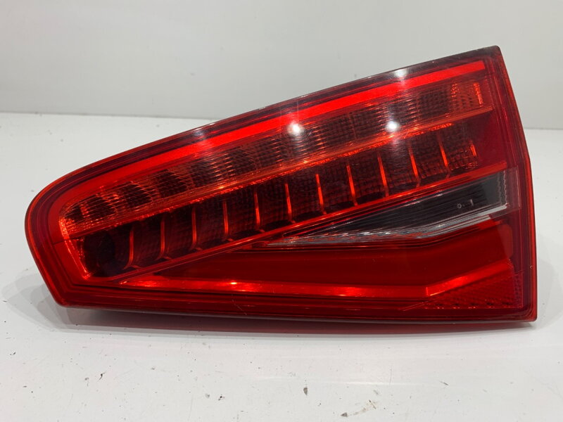 Světlo zadní pravé vnitřní Audi A4 B8 (8K2) 2007 - 2015 8K5945094AC