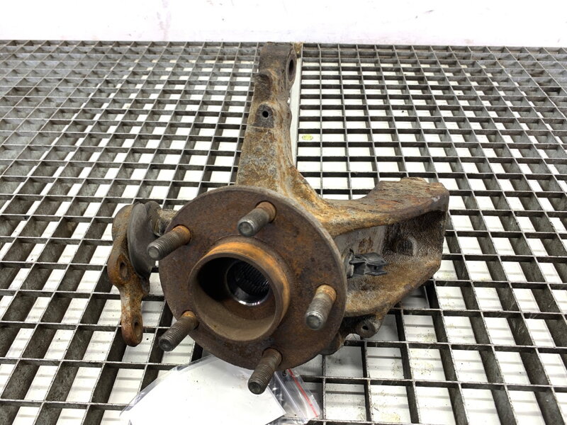 Otoč pravá přední Ford Focus C-max (DM2) 2003 - 2007