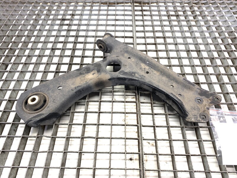 Rameno pravé přední Skoda Fabia III (NJ3) 2014 - 2022 6R0407152F