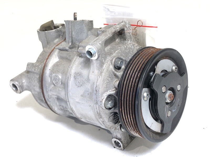 Kompresor klimatizace VW Passat B8 Variant (3G5, CB5) 2014 - 2022 5Q0816803F
