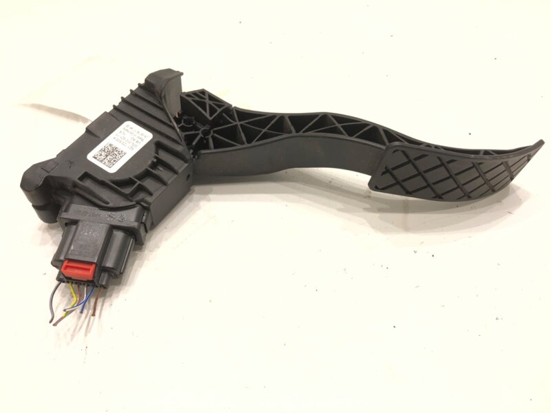 Plynový pedál VW Passat B8 Variant (3G5, CB5) 2014 - 2022 5Q1723503H