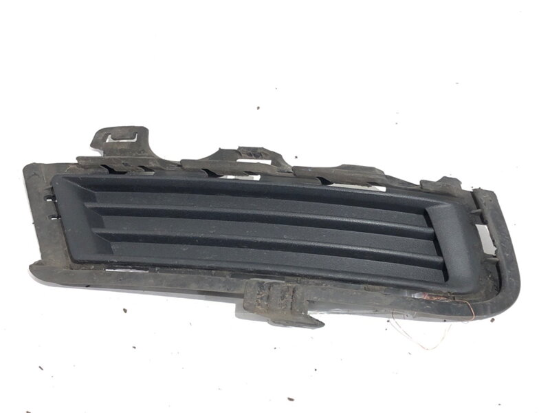 Mřížka nárazníku pravá přední VW Golf VII Variant (BA5, BV5) 2013 - 2022 5G0853212D