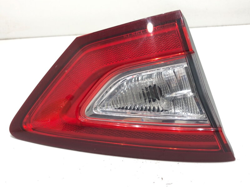 Světlo zadní levé vnitřní Ford Mondeo V Liftback (CE) 2014 - 2022 DS73-13A603-BE