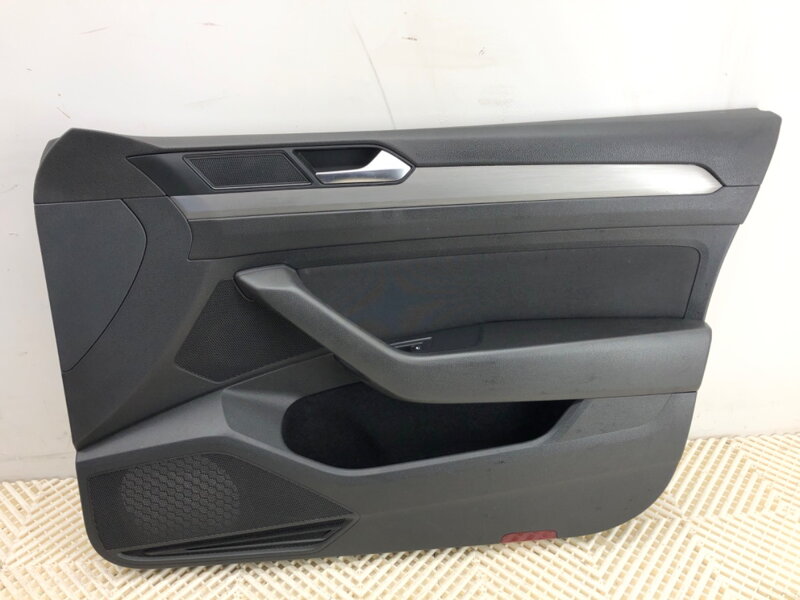 Tapecírung dveří pravý přední VW Passat B8 Variant (3G5, CB5) 2014 - 2022