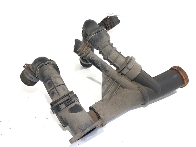 Hlavní potrubí vody VW Passat B8 Variant (3G5, CB5) 2014 - 2022 04L121026F