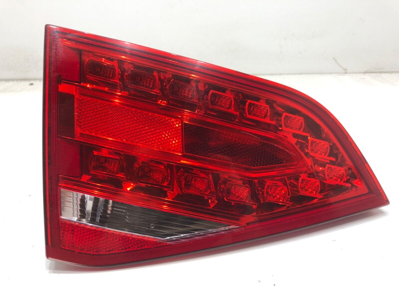 Světlo levé zadní vnitřní Audi A4 B8 (8K2) 2007 - 2015 170411