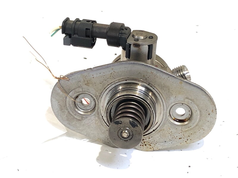 Čerpadlo vysokého tlaku BMW 5 (G30, F90) 2016 - 2022 7642466