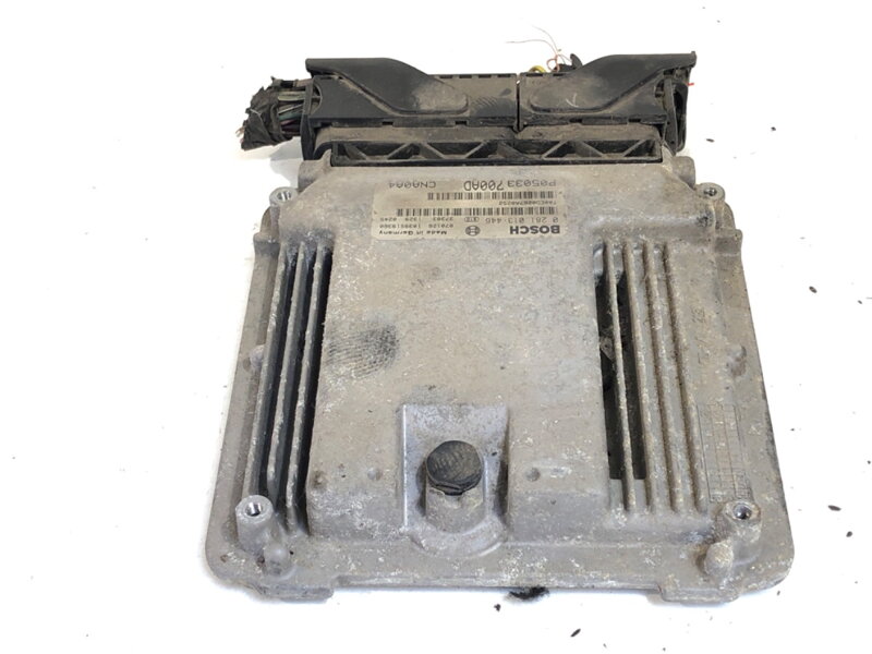 Řídicí jednotka motoru Dodge Avenger 2007 - 2014 P05033700AD