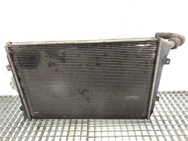 Chladič vody VW Passat B6 Variant (3C5) 2005 - 2011 3C0121253R