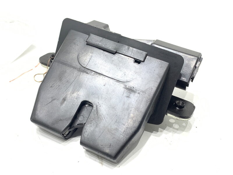 Zámek víka kufru zadní Ford Fiesta VI (CB1, CCN) 2008 - 2022 8A61-A442A66-BE