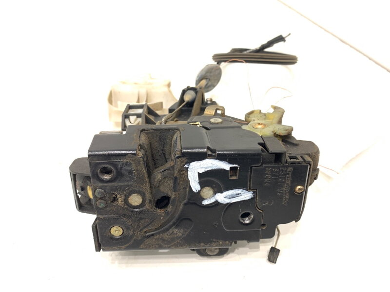 Zámek dveří pravý přední VW Caddy III (2KA, 2KH, 2CA, 2CH) 2004 - 2015 3B1837016