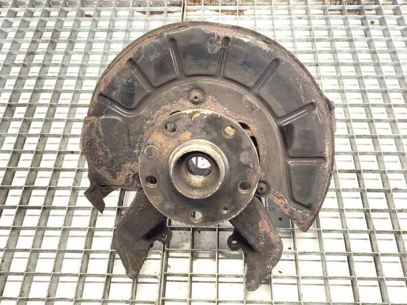 Otoč pravá přední VW Golf VI (5K1) 2008 - 2014