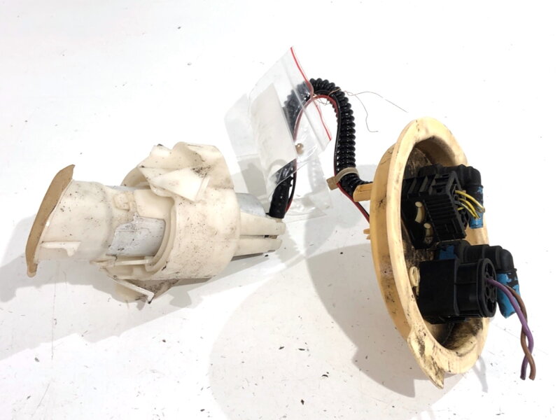 Palivové čerpadlo BMW 5 (F10) 2009 - 2016 7217065