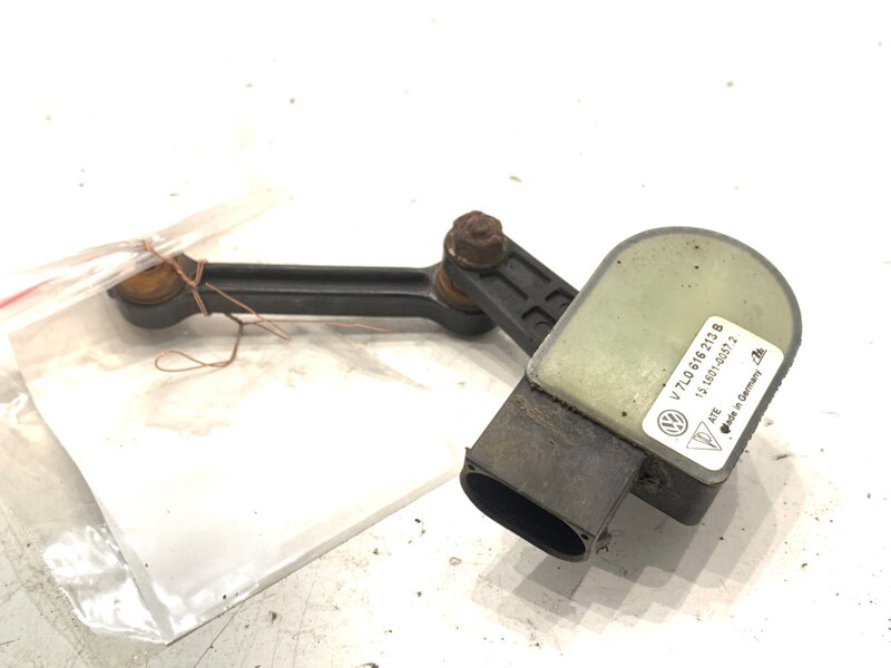 Čidlo náklonu xenon přední levý VW Touareg (7LA, 7L6, 7L7) 2002 - 2013 4E0907503C