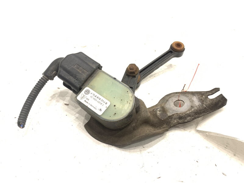 Čidlo náklonu xenon pravý přední VW Touareg (7LA, 7L6, 7L7) 2002 - 2013 7L6616214B