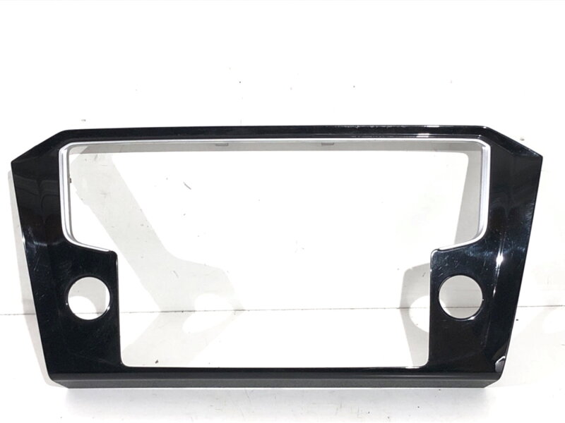 Rámeček rádia displeje VW Passat B8 (3G2, CB2) 2014 - 2022 3G1858069D