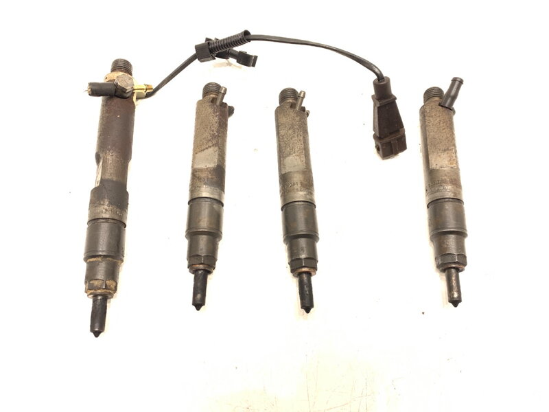 Vstřikovače sada Audi A3 (8L1) 1996 - 2006 028130201