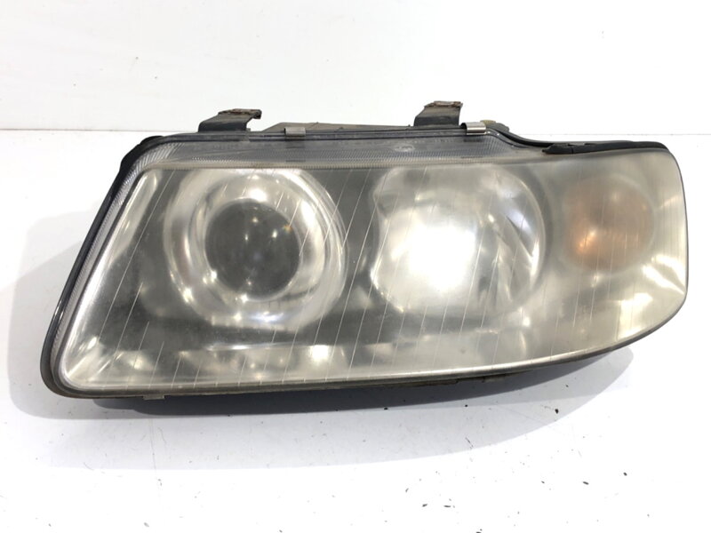 Světlo levé přední Audi A3 (8L1) 1996 - 2006