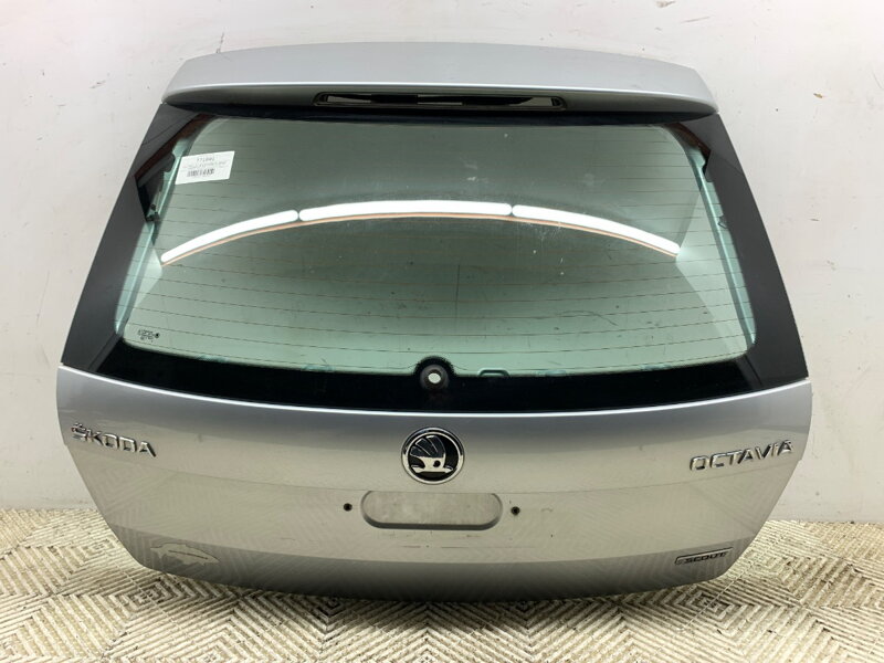 Víko kufru zadní LA7W Skoda Octavia III Combi (5E5, 5E6) 2012 - 2022 LA7W