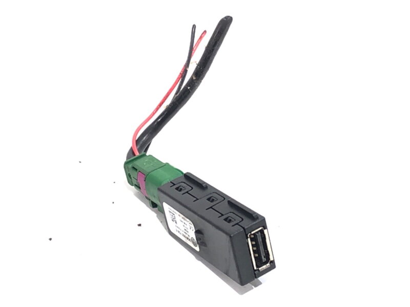 Zásuvka / uložení USB Skoda Octavia III Combi (5E5, 5E6) 2012 - 2022 5Q0035726E