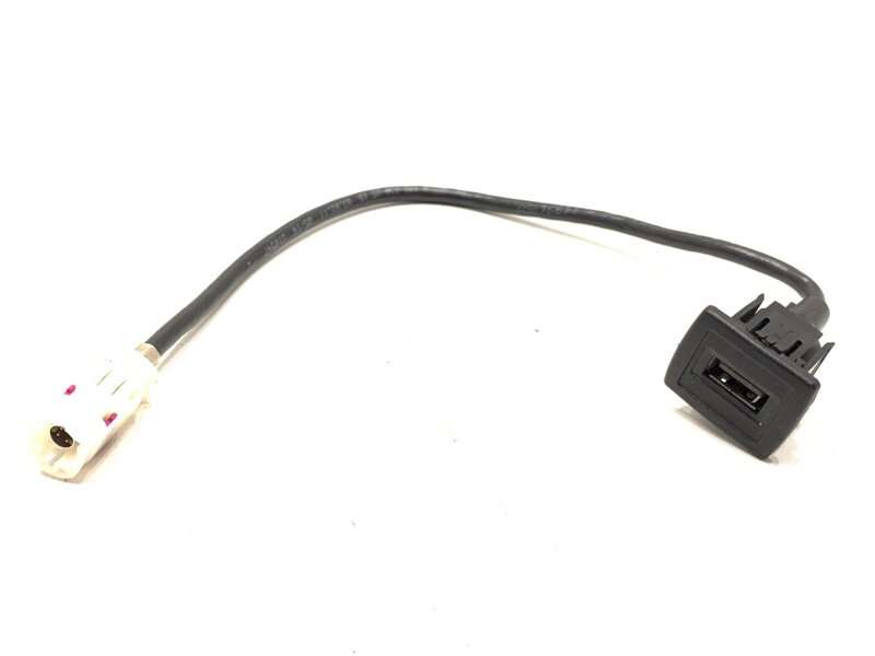 Zásuvka / uložení USB Mercedes-benz Class E (W212) 2009 - 2016 1728200515