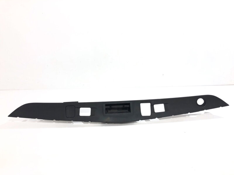 Klika víka kufru zadní Mercedes-benz Class E (W212) 2009 - 2016