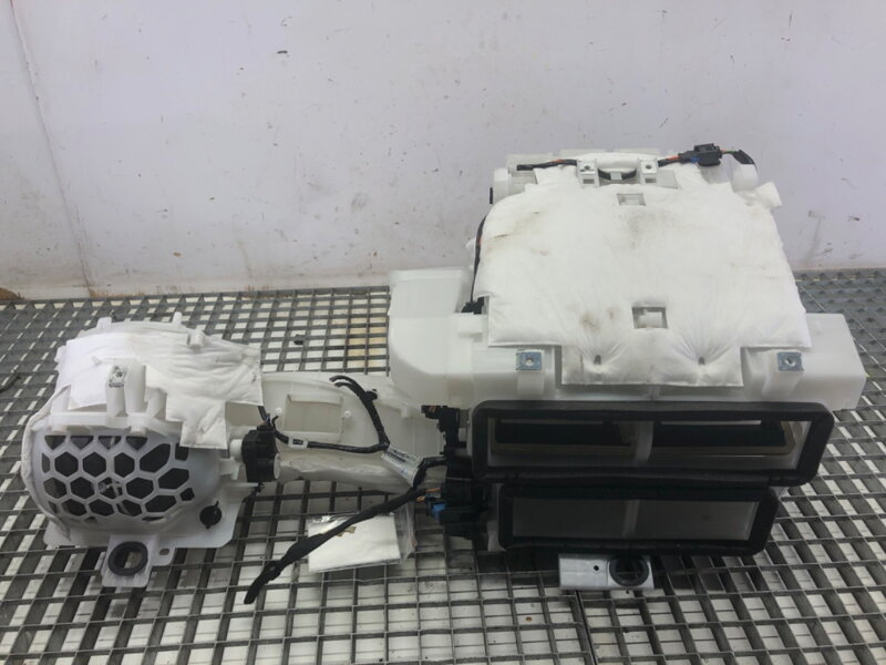 Radiátor topení kompletní kombajn Opel Combo (K9) 2018 - 2022 9815533180