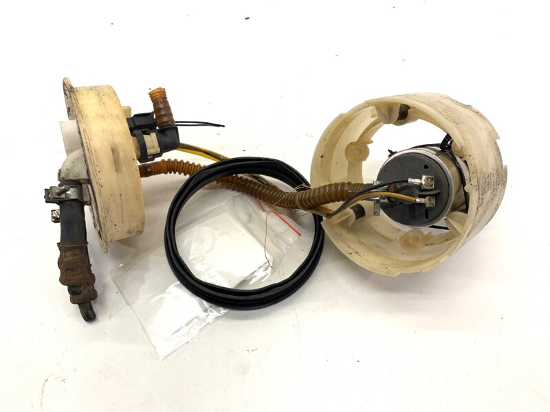 Palivové čerpadlo VW Passat B5 (3B2) 1996 - 2001 8E0906087D