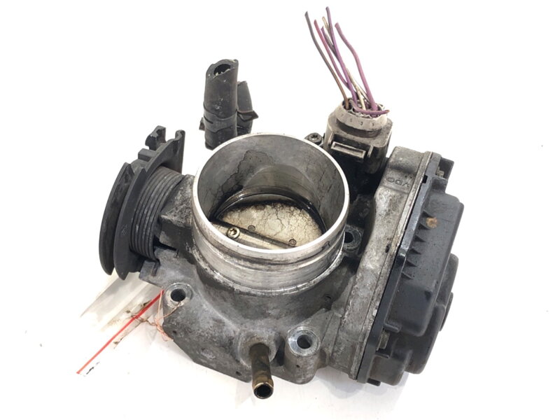 Škrticí klapka Audi A3 (8L1) 1996 - 2006 06A133064M