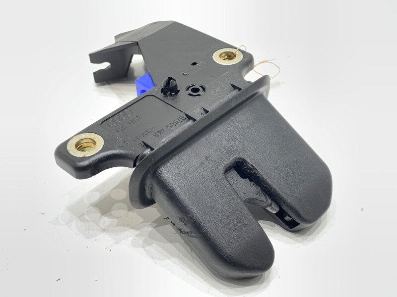 Zámek víka kufru zadní Audi A4 B6 (8E2) 2000 - 2005 8E5827505B