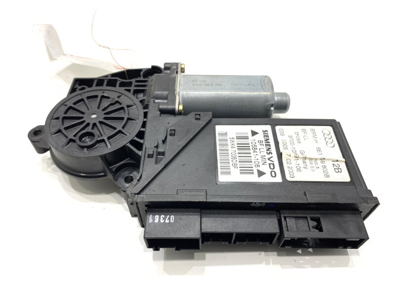 Motorek stahovačky okna pravý přední Audi A4 B6 (8E2) 2000 - 2005 8E1959802B