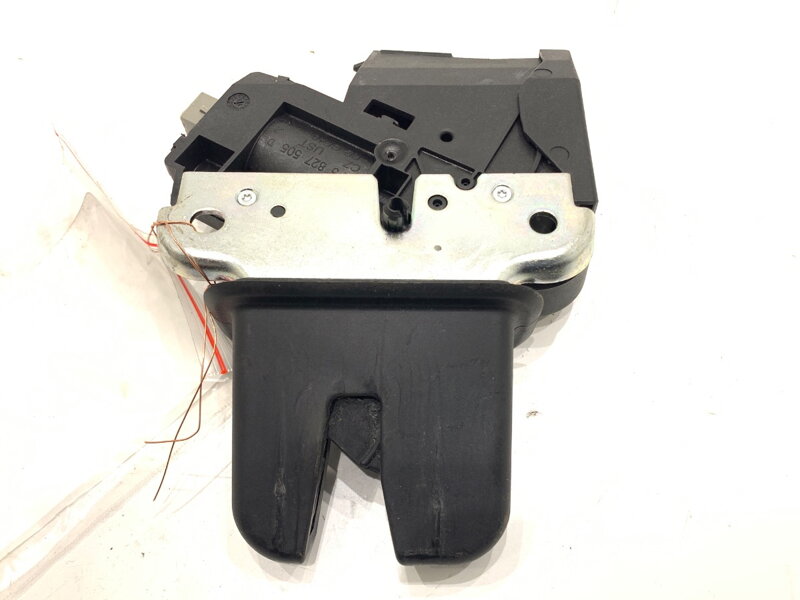 Zámek víka kufru zadní Audi A5 (8T3) 2007 - 2017 4F5827505D