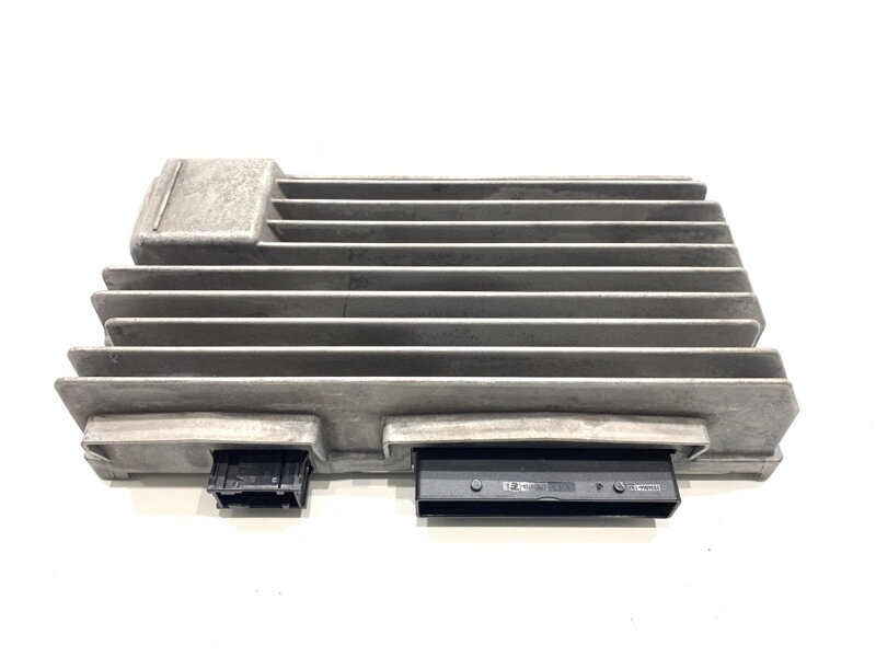 Zesilovač Audi A5 (8T3) 2007 - 2017 08T1035223