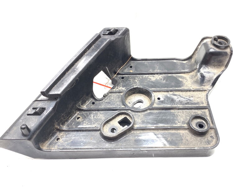 Držák světla pravý Nissan Qashqai II SUV (J11, J11_) 2013 - 2022