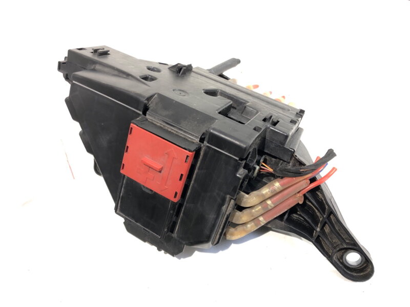 Pojistková skříňka Mercedes-benz GLC (X253) 2015 - 2022 A2135403539