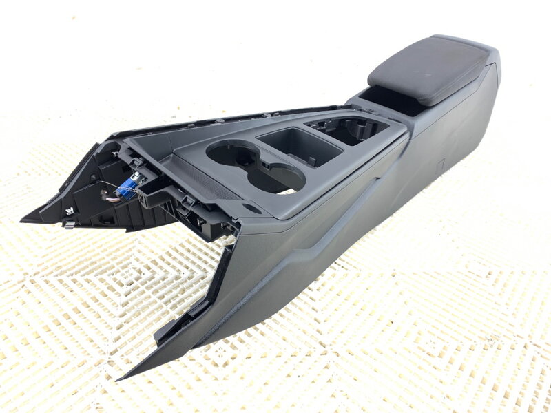 Tunel středový Audi A4 B9 (8W2, 8WC) 2015 - 2022 8W1864241D