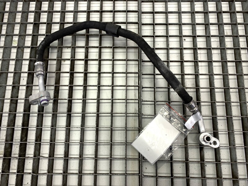 Hadice klimatizace Audi A4 B9 (8W2, 8WC) 2015 - 2022 8W0816721BC